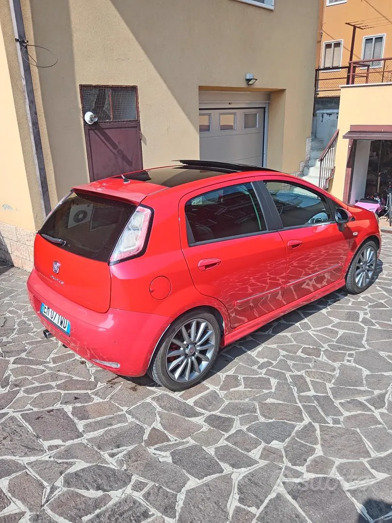 Fiat Punto Evo 2012 photo 4