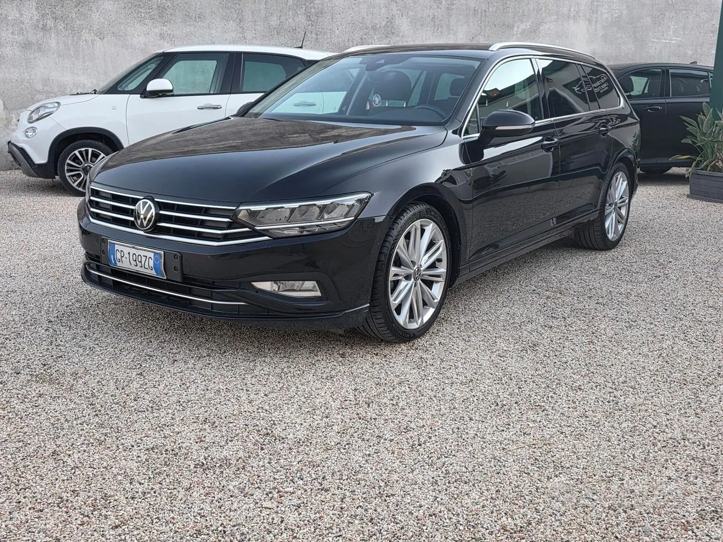 Volkswagen Passat Variant 2023 photo 2