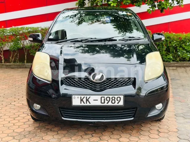 Toyota Vitz 2011 photo 2