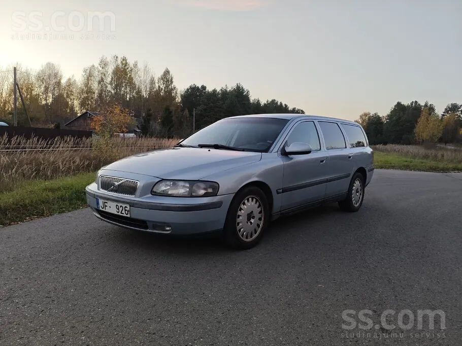 Volvo V70 2000 photo 2
