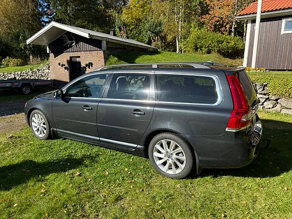 Volvo V70 2014 photo 2