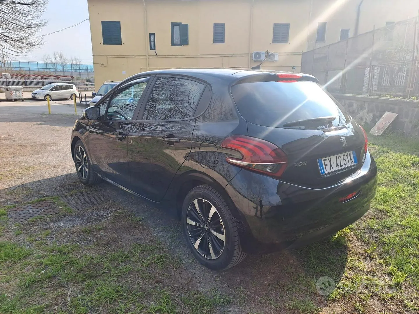 Peugeot 208 2019 photo 3