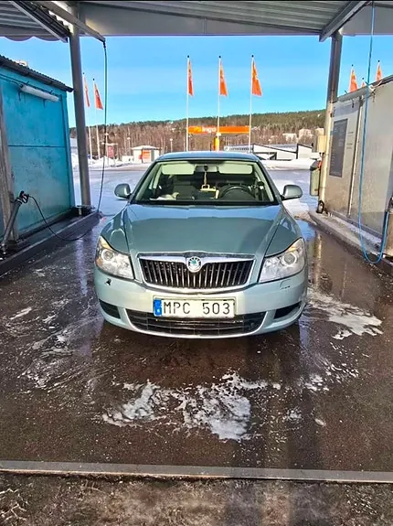Skoda Octavia 2010 photo 2