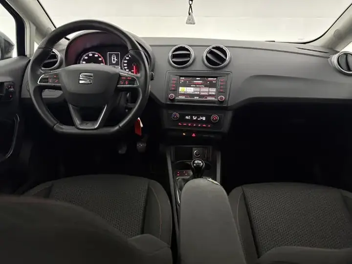 Seat Ibiza 2016 photo 2
