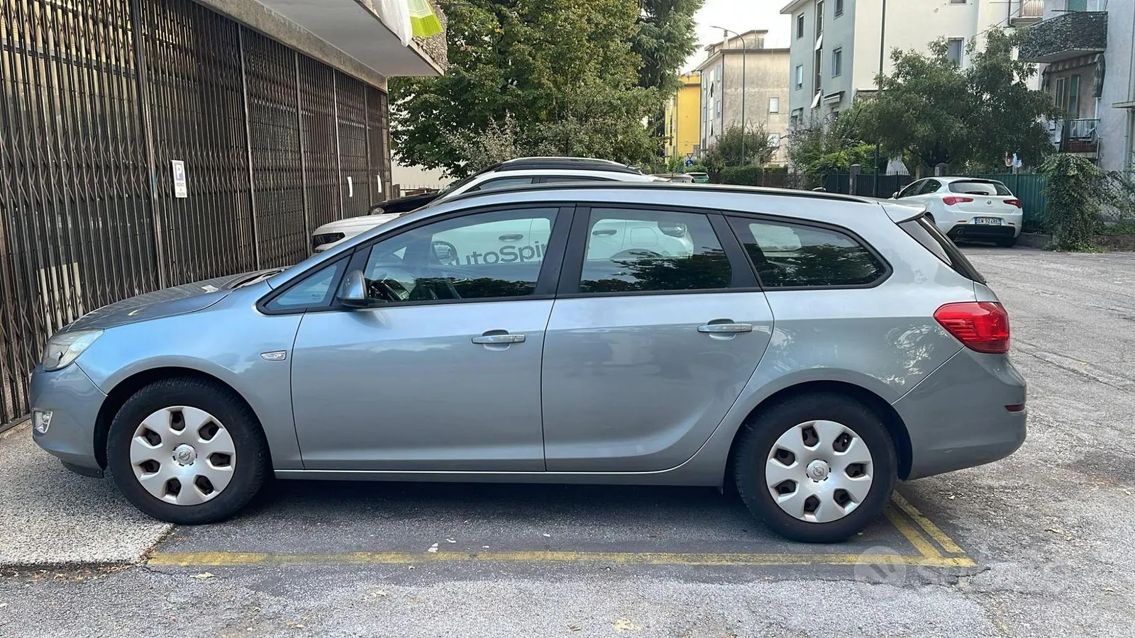 Opel Astra 2011 photo 3
