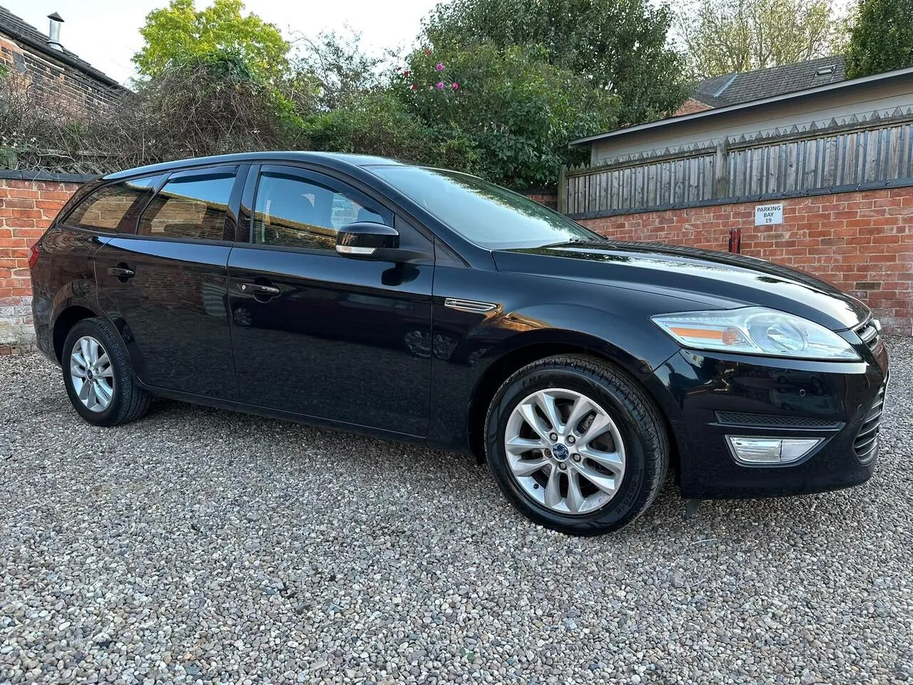 Ford Mondeo 2011 photo 2