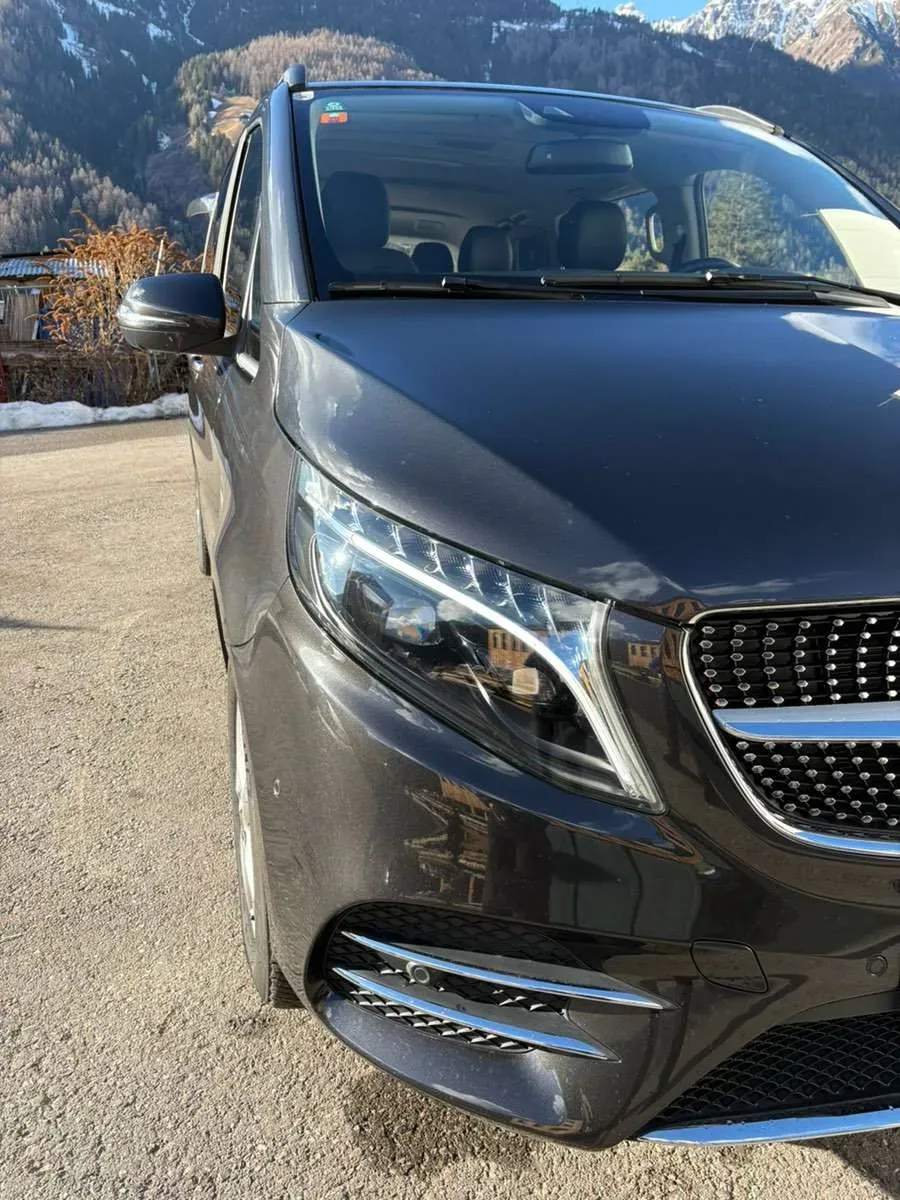 Mercedes-Benz V-Class 2023 photo 2