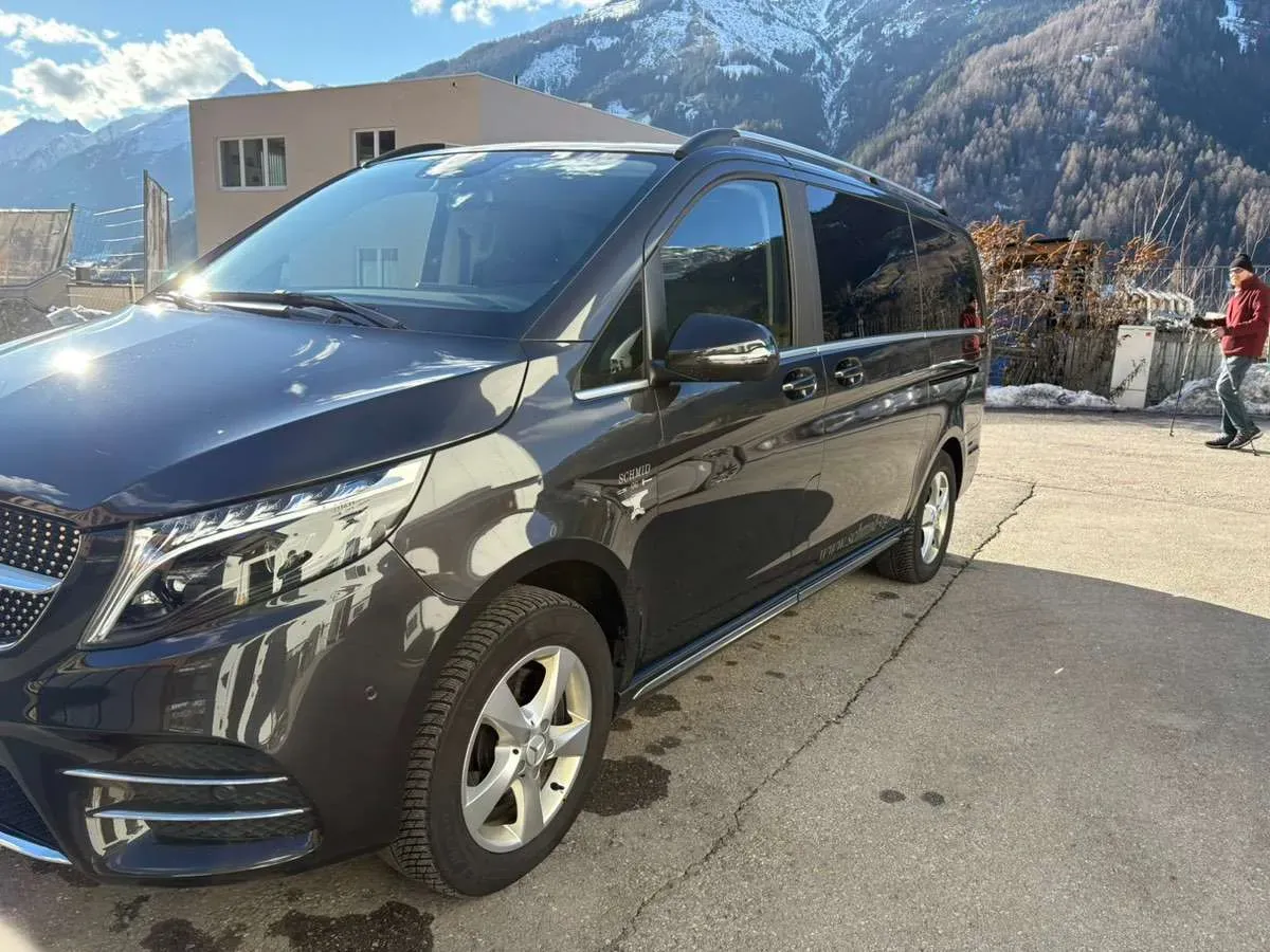 Mercedes-Benz V-Class 2023 photo 3