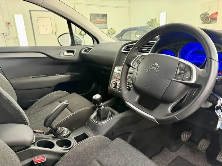 Citroen C4 2016 photo 2