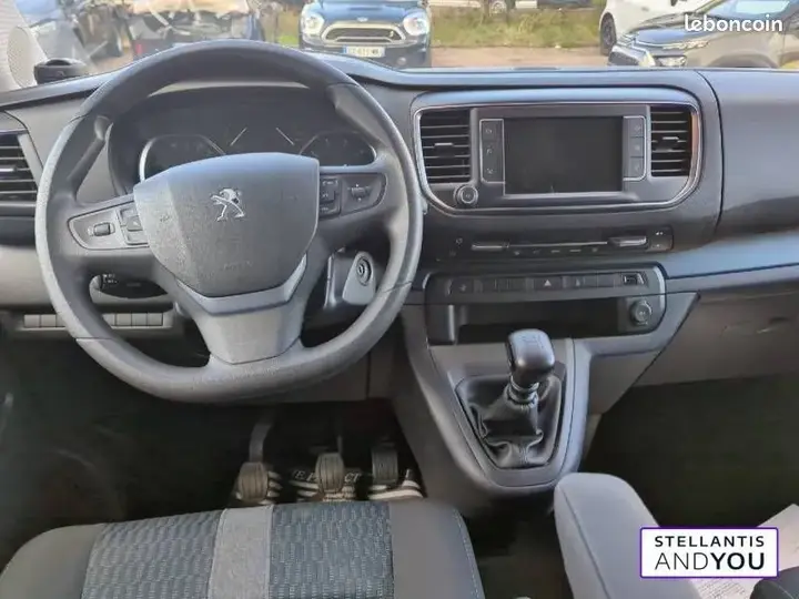 Peugeot Traveller 2017 photo 2