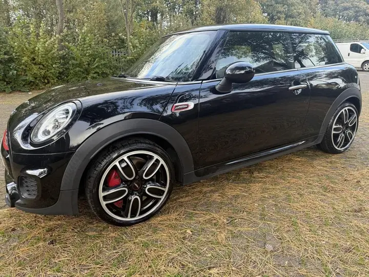 Mini John Cooper Works 2018 photo 5