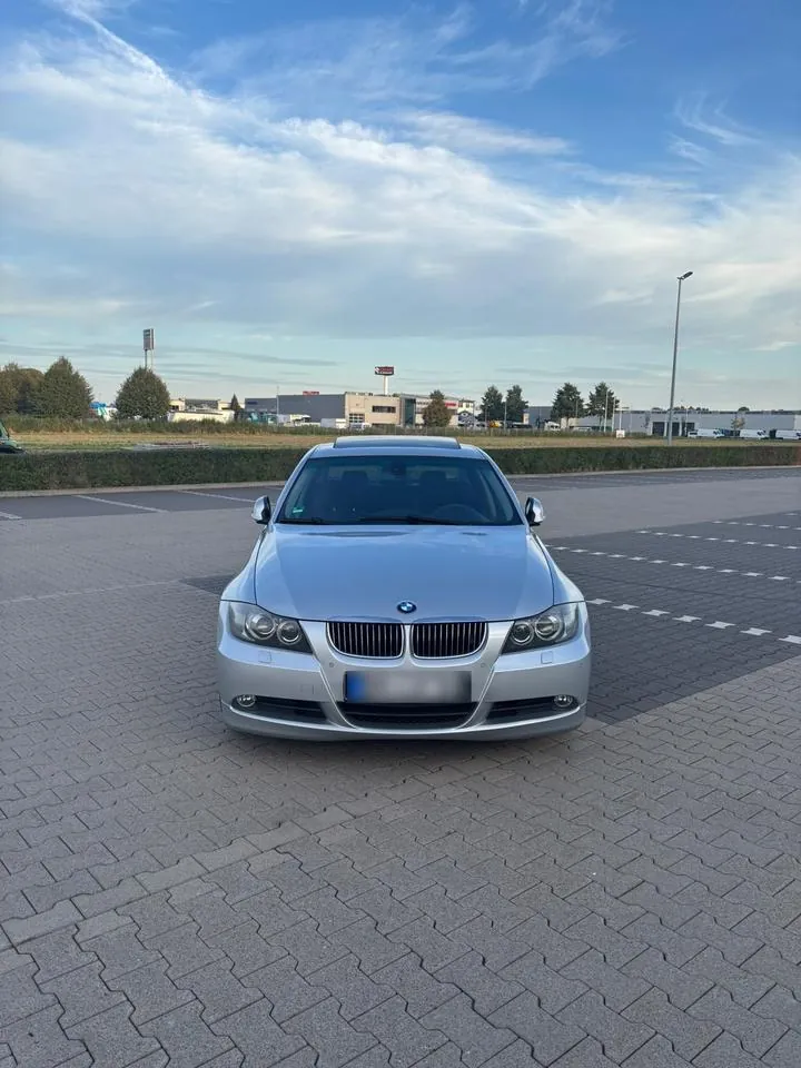 BMW E90
