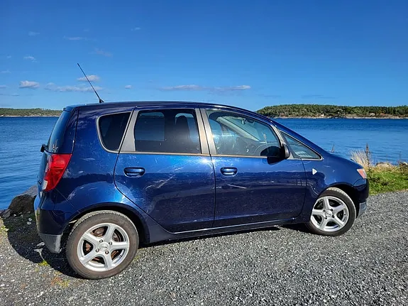 Mitsubishi Colt 2011 photo 2