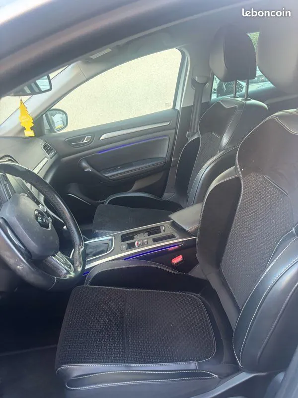 Renault Megane 2019 photo 3