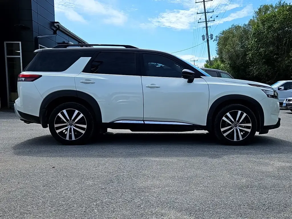 Nissan Pathfinder 2023 photo 5