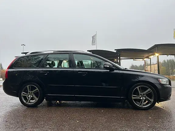 Volvo V50 2012 photo 2