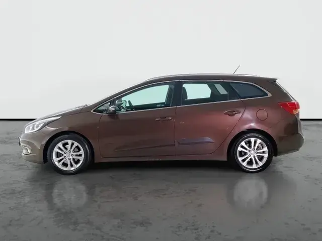 Kia Ceed Sw 2012 photo 2