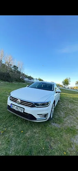 Volkswagen Passat 2017 photo 2