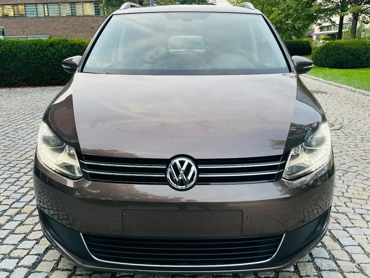 Volkswagen Touran 2012 photo 3