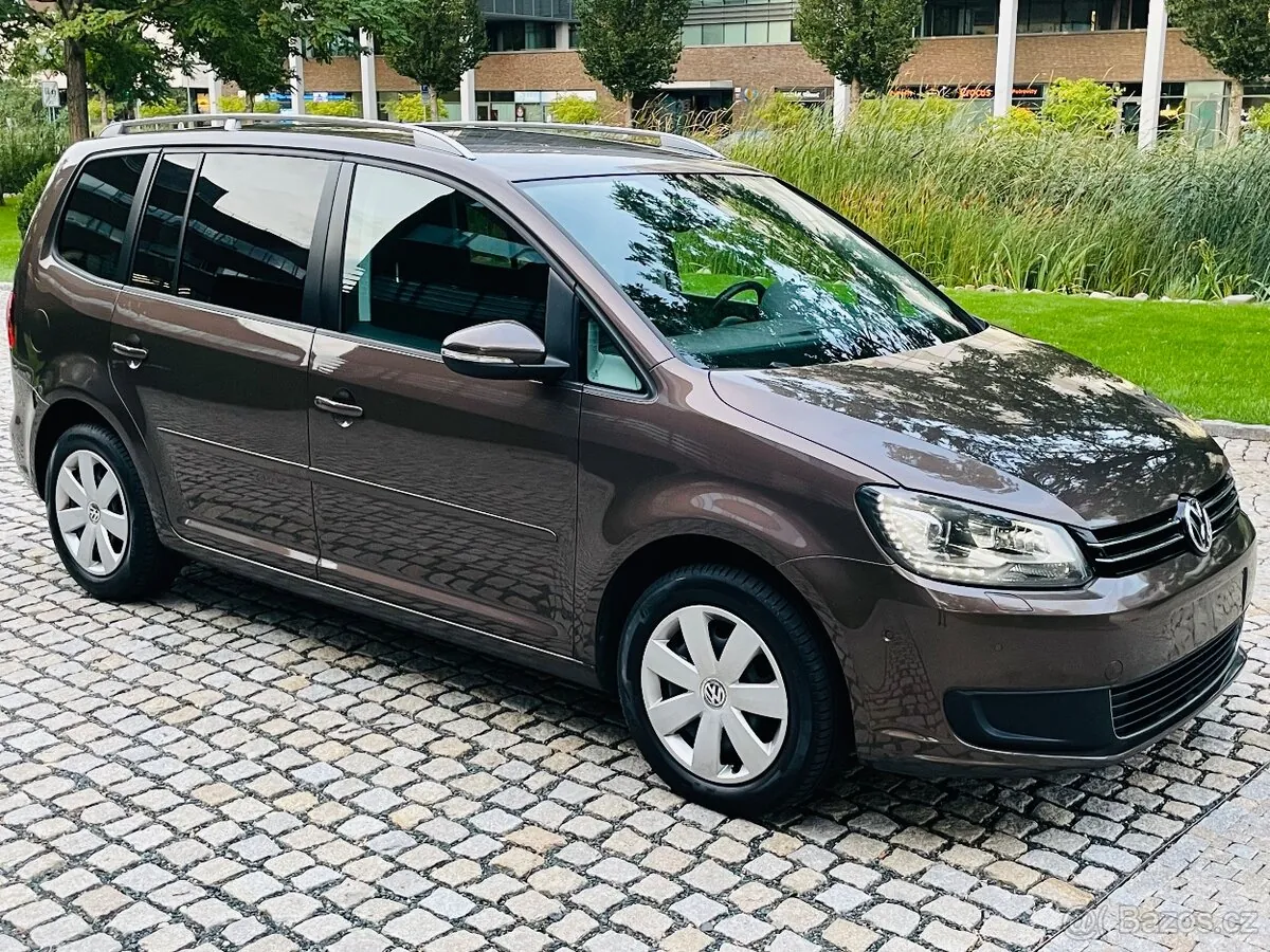Volkswagen Touran 2012 photo 5