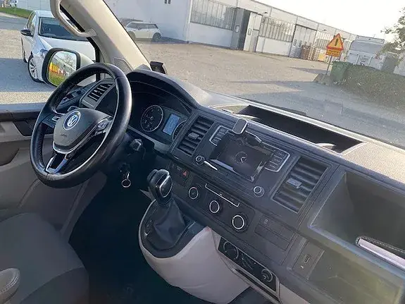 Volkswagen Transporter 2018 photo 4