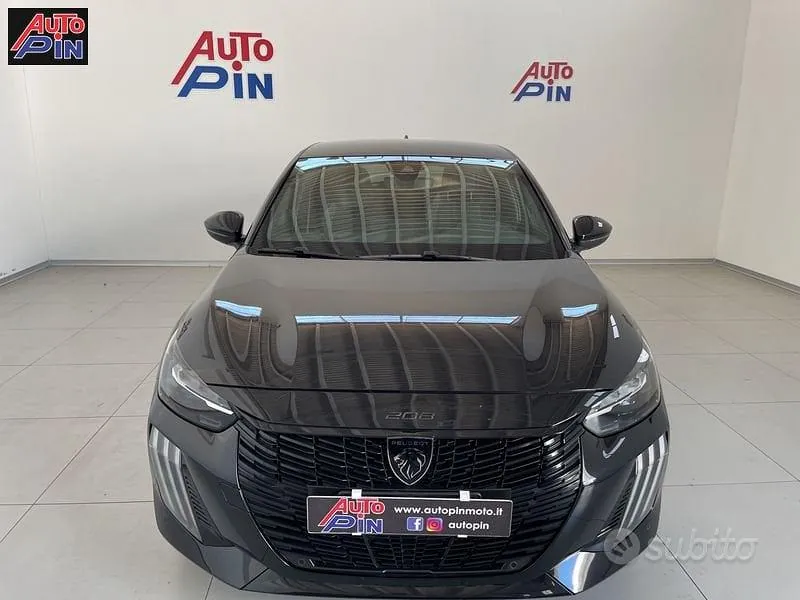Peugeot 208 2025 photo 2