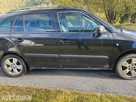 Skoda Fabia 2008 photo 4