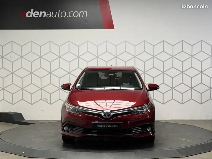 Toyota Auris 2017 photo 2