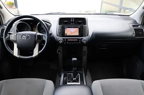 Toyota Land Cruiser 2011 photo 5