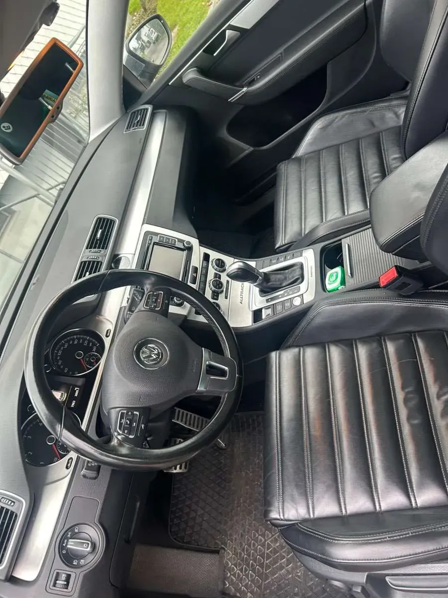 Volkswagen Passat 2015 photo 2