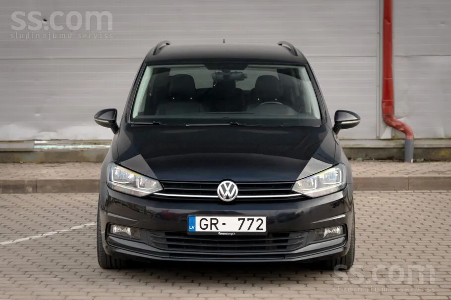 Volkswagen Touran 2017 photo 2