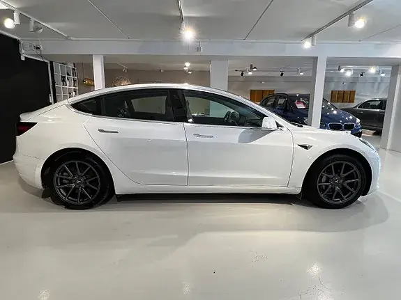 Tesla Model 3 2020 photo 4
