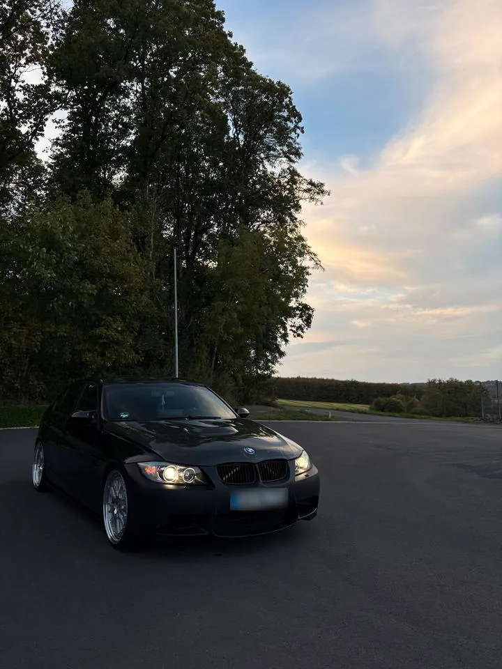 BMW E90 330I