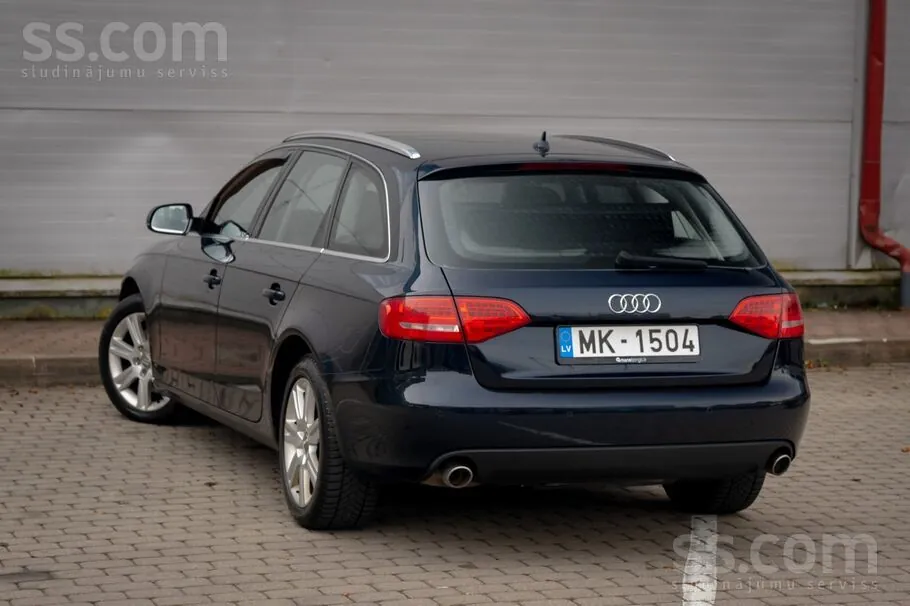 Audi A4 2010 photo 4