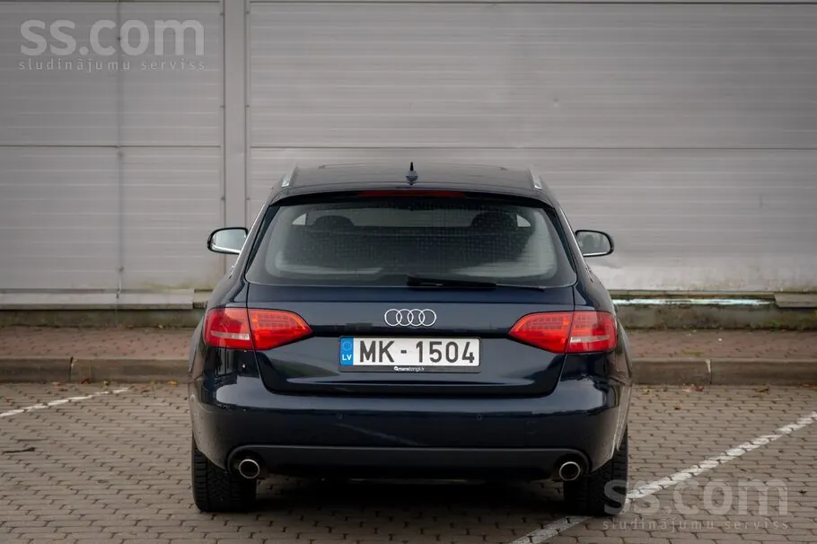 Audi A4 2010 photo 5