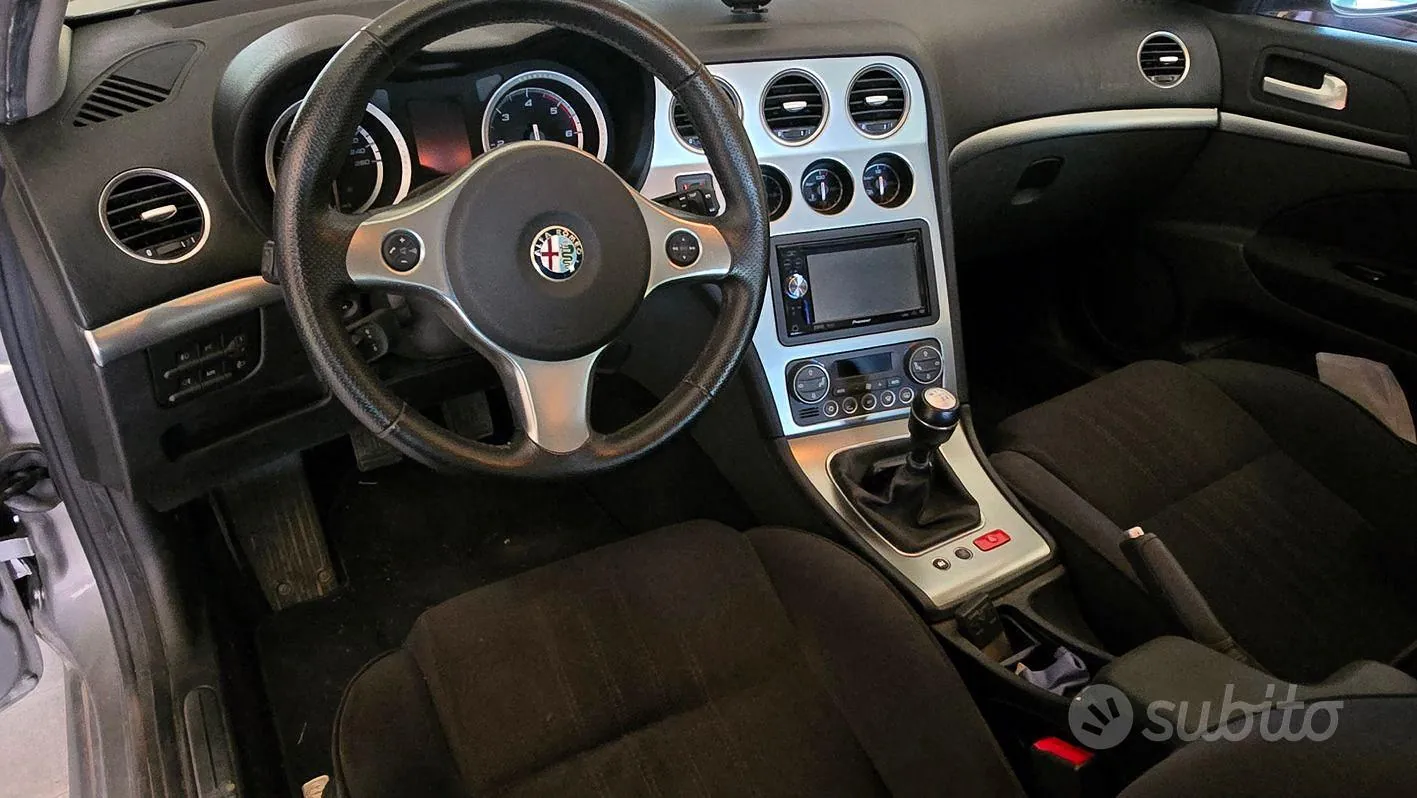 Alfa Romeo 159 2009 photo 5