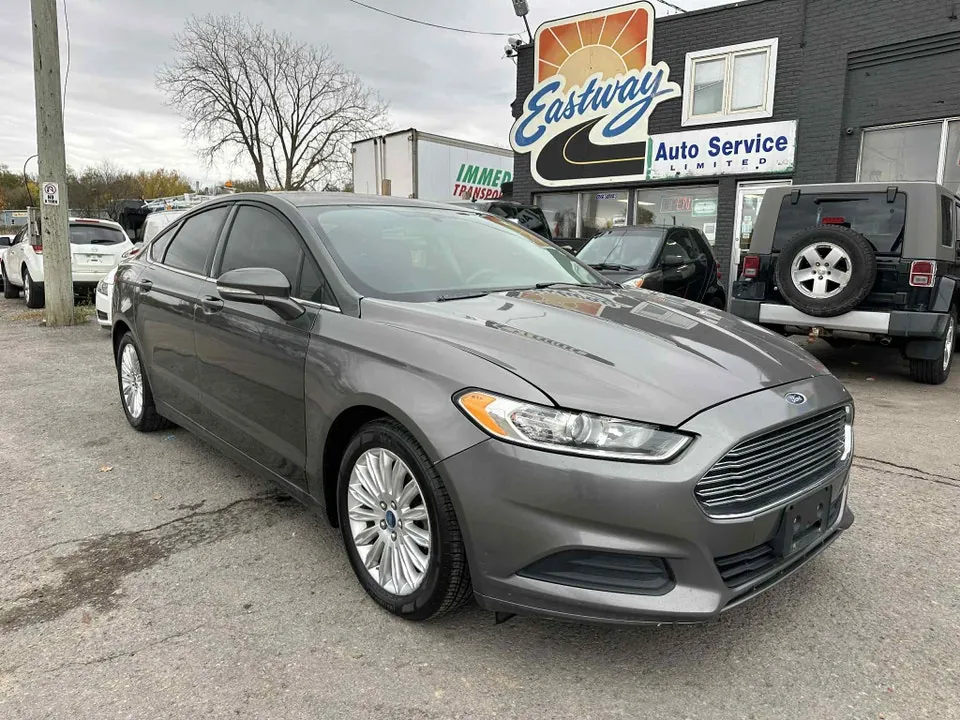 Ford Fusion 2016 photo 2