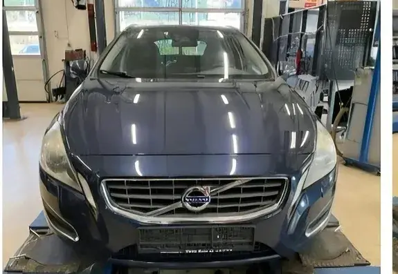 Volvo V60 2012 photo 2