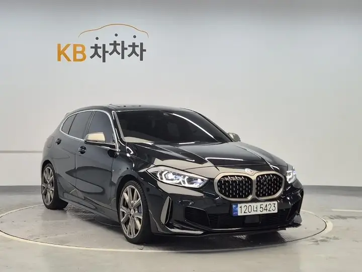 BMW 1 Series 2023 photo 4
