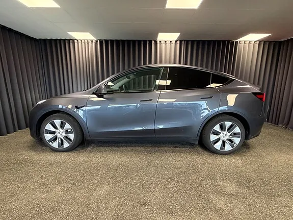 Tesla Model Y 2023 photo 5