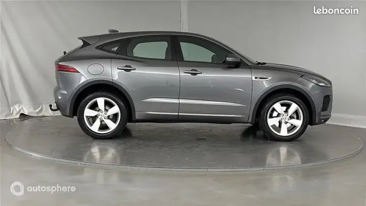 Jaguar E-Pace 2018 photo 4