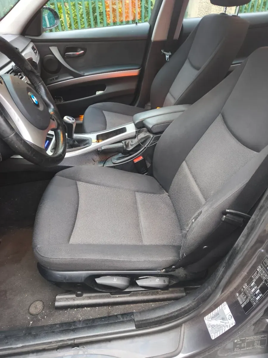 BMW 3 Series 2004 photo 2