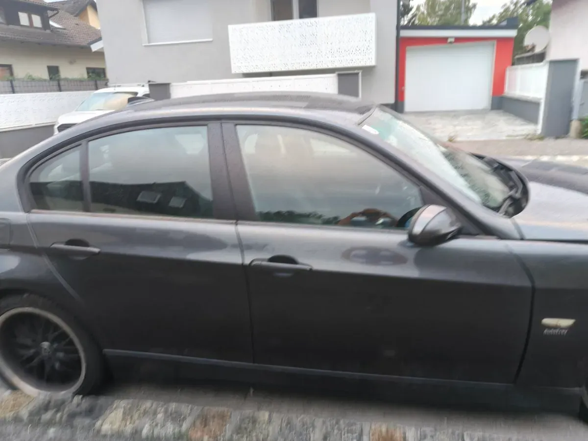 BMW 3 Series 2004 photo 3