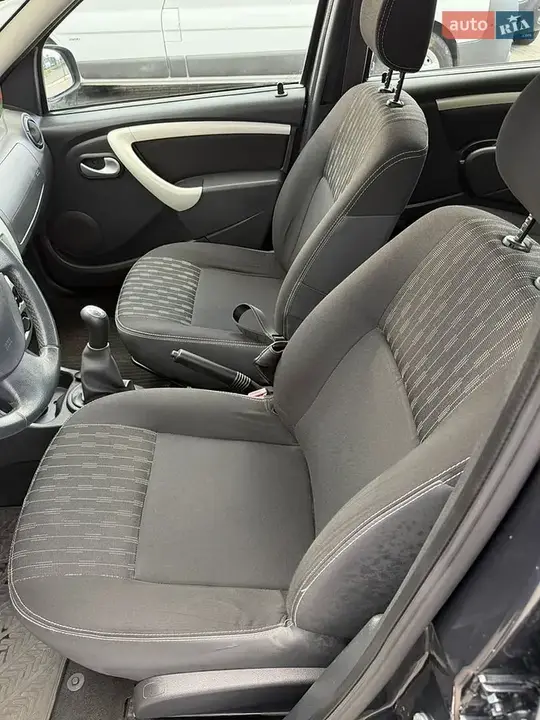 Dacia Logan 2012 photo 2