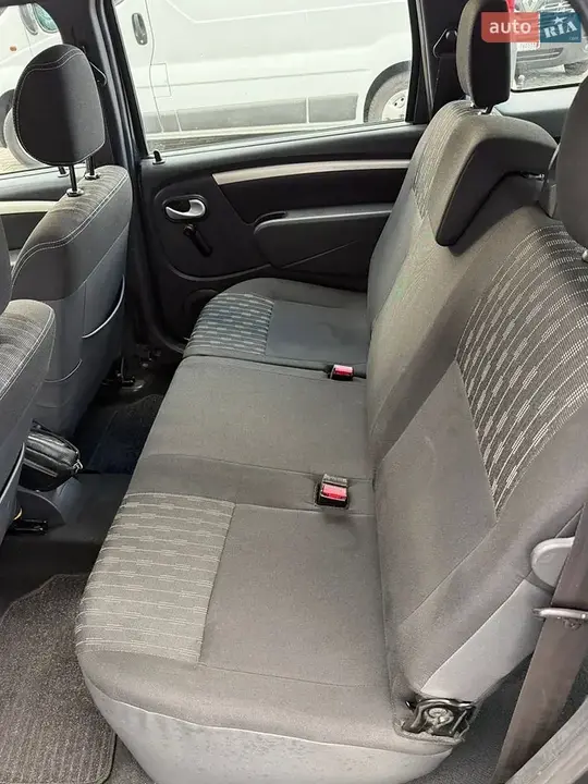 Dacia Logan 2012 photo 4