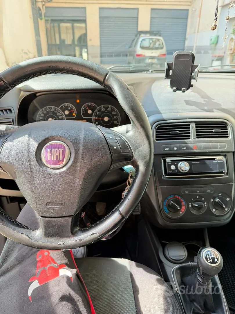 Fiat Grande Punto 2009 photo 5