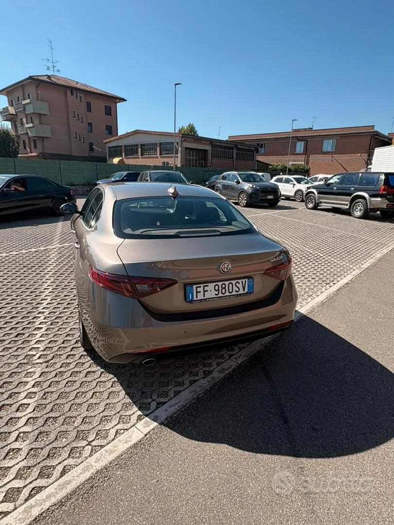 Alfa Romeo Giulia 2016 photo 2