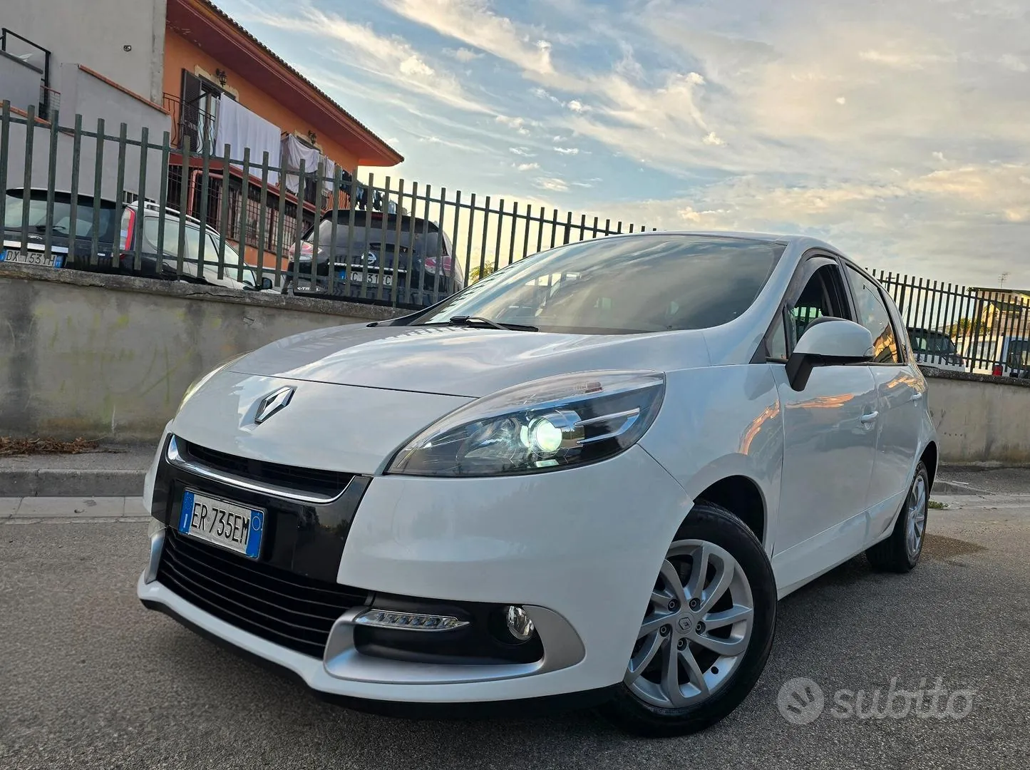 Renault Scenic 2014 photo 5