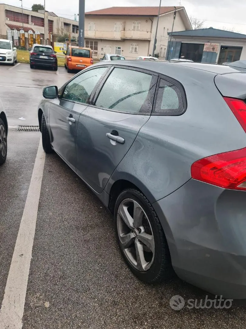 Volvo V40 2019 photo 4