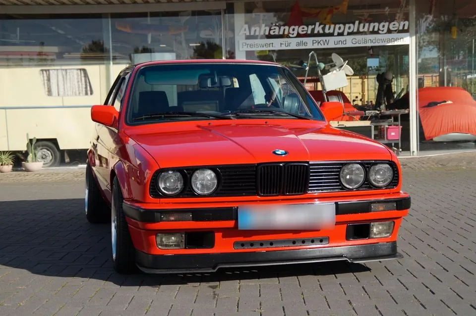 BMW E30